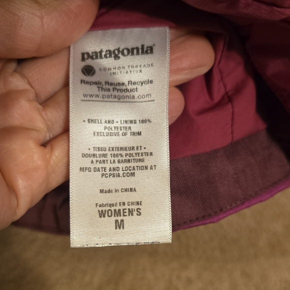 Patagonia Women's Wine and Pink Ski Jacket - Picture 4 of 13